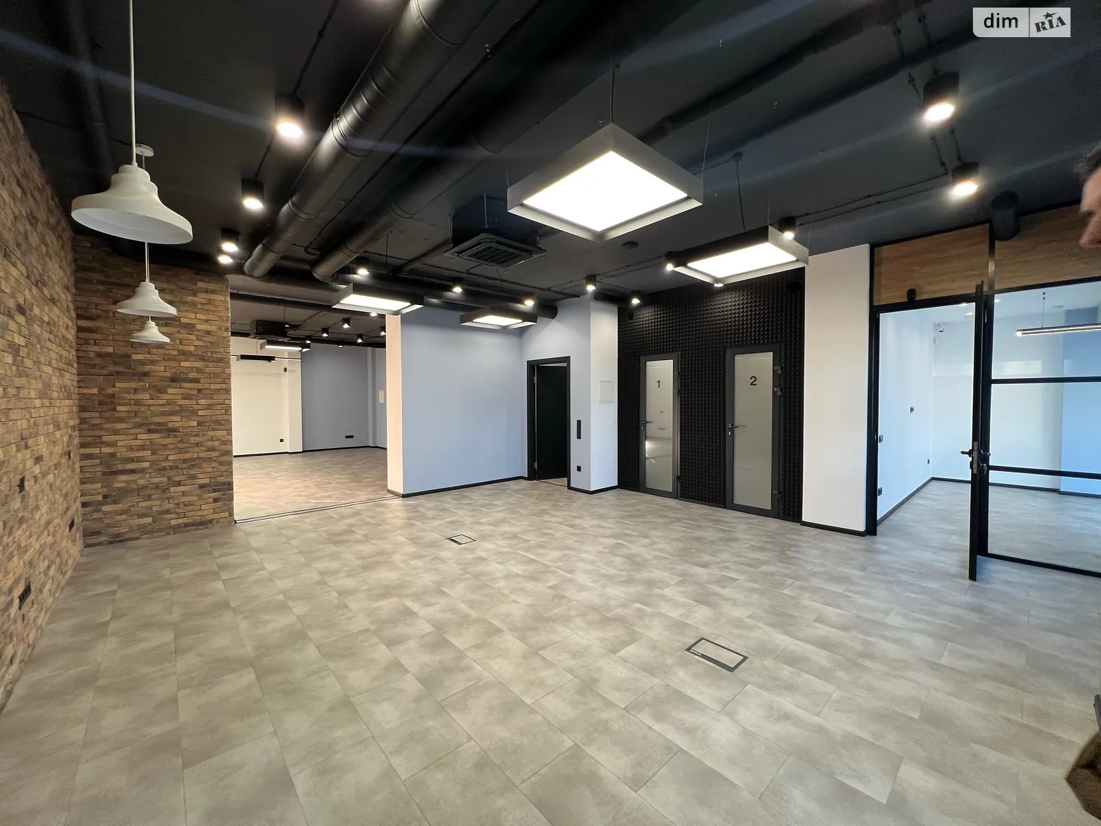Сдается в аренду офис 314 кв. м в бизнес-центре, цена: 3140 $ - фото 1