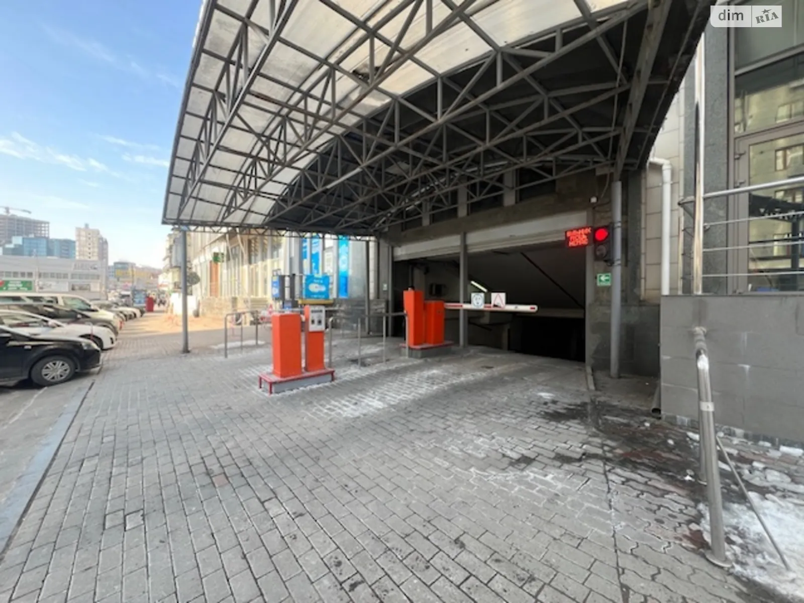 Продається підземний паркінг універсальний на 24 кв. м, цена: 50000 $ - фото 1