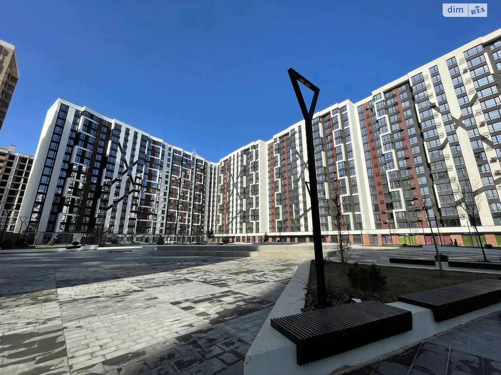 Продается 1-комнатная квартира 44 кв. м в Ивано-Франковске, ул. Ленкавского, 34 - фото 1
