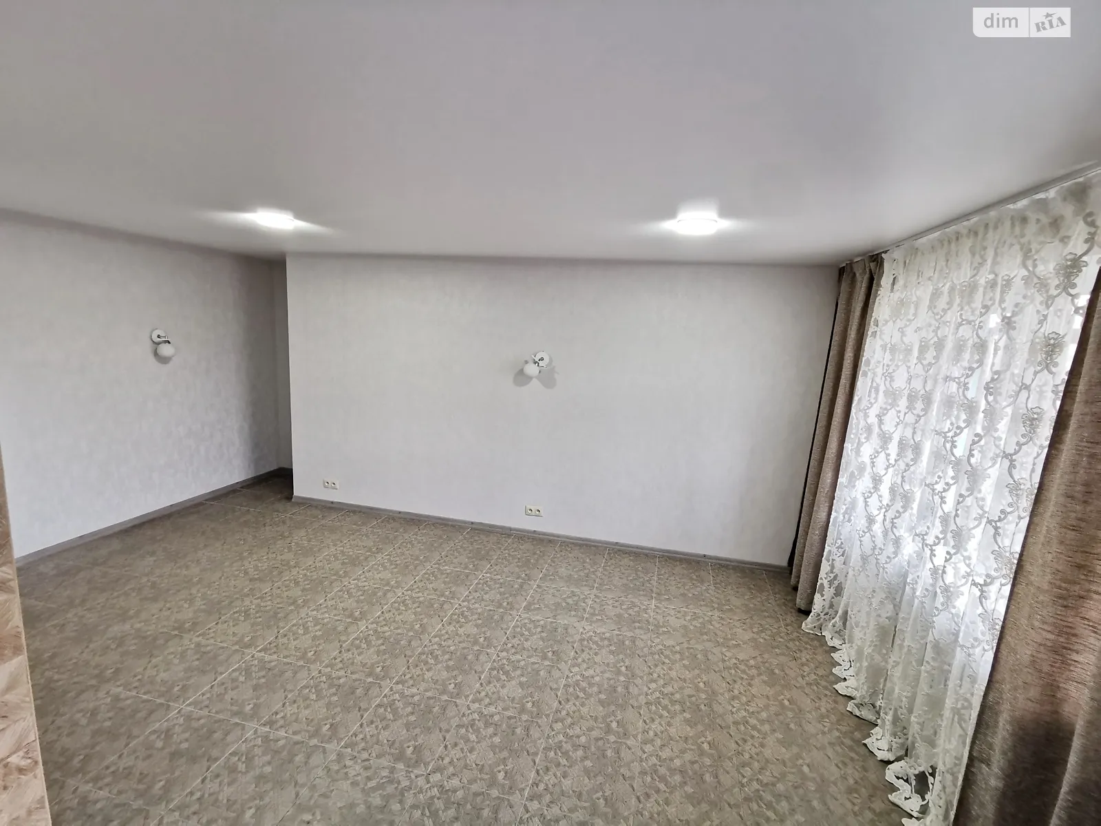 Продається 1-кімнатна квартира 35.2 кв. м у Миколаєві, просп. Героїв України - фото 1