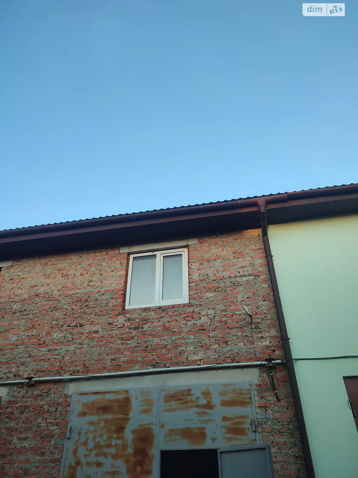 Продается отдельно стоящий гараж под бус на 63 кв. м, цена: 10000 $ - фото 1