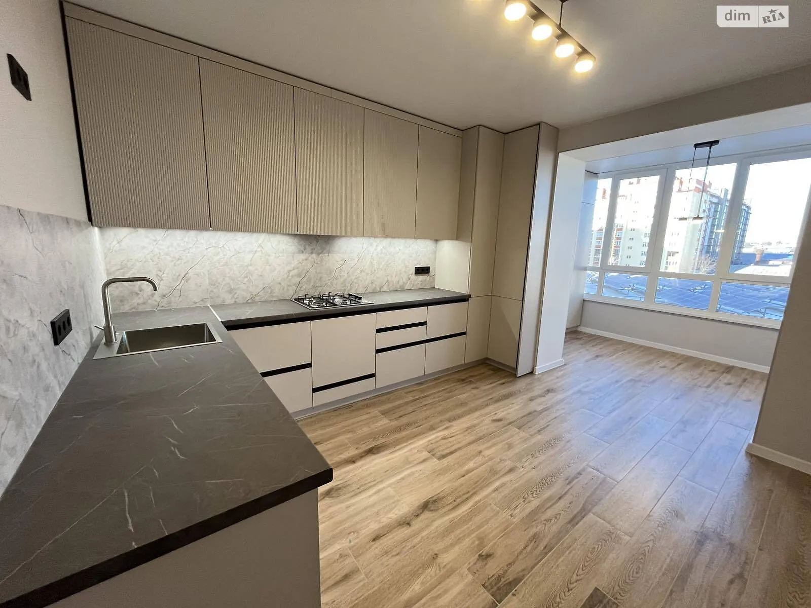 Продается 2-комнатная квартира 80.7 кв. м в Хмельницком, ул. Винницкая - фото 1