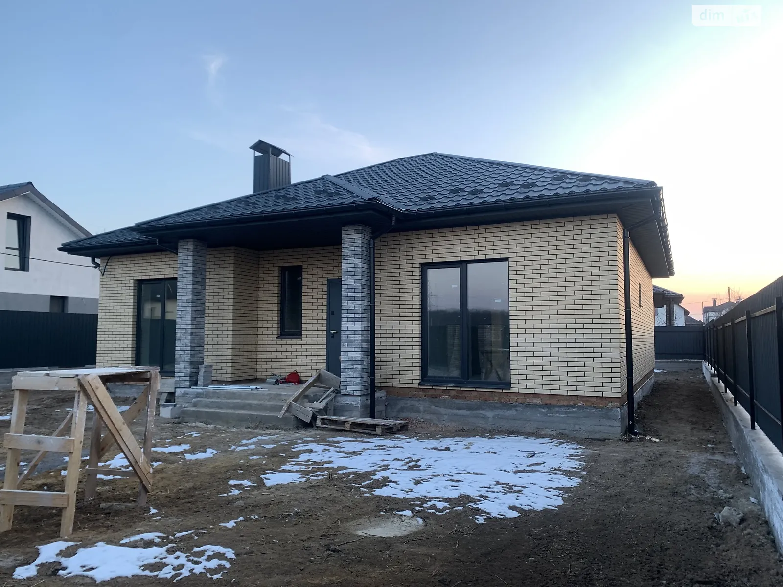Продається одноповерховий будинок 95 кв. м з балконом, цена: 75000 $ - фото 1