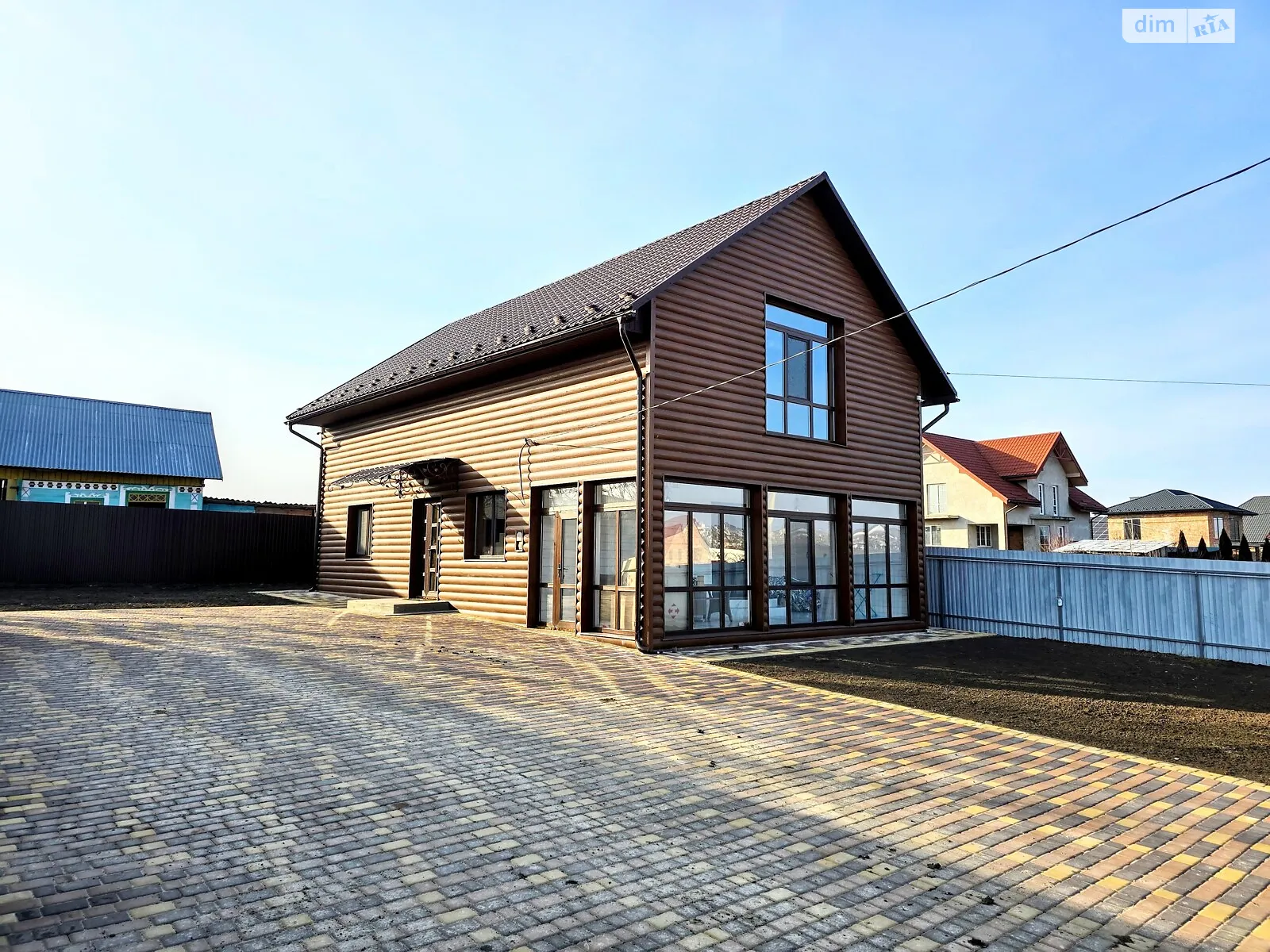 Сдается в аренду дом на 2 этажа 180 кв. м с подвалом, цена: 700 $ - фото 1
