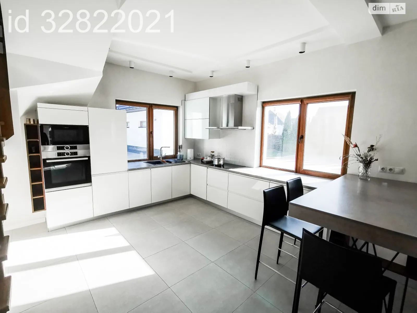 Продается дом на 2 этажа 181 кв. м с мебелью, цена: 330000 $ - фото 1