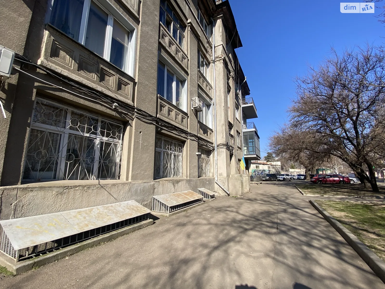 Продается офис 168 кв. м в бизнес-центре, цена: 160000 $ - фото 1