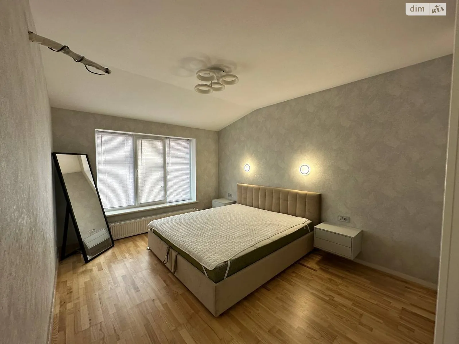 Продается 2-комнатная квартира 75 кв. м в Борисполе, ул. Ясная, 12 - фото 1