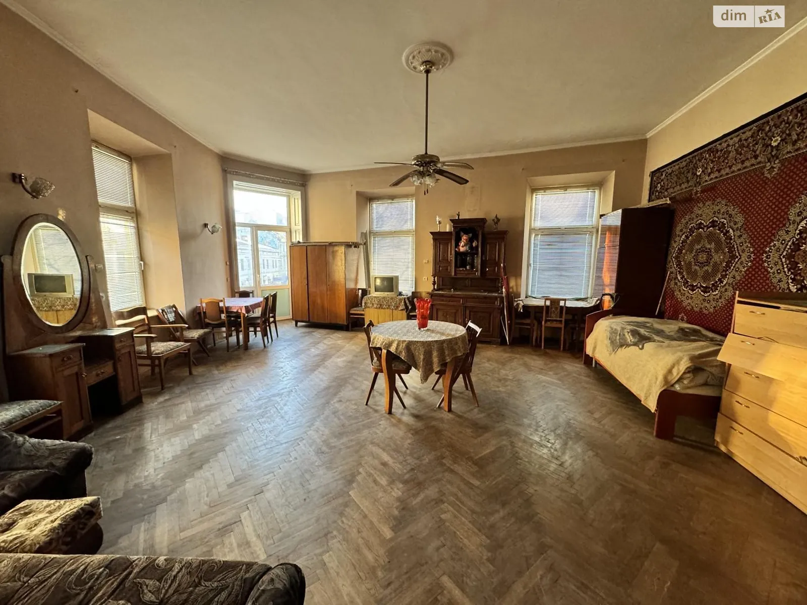 Продается 3-комнатная квартира 98.5 кв. м в Львове, ул. Князя Романа, 11 - фото 1