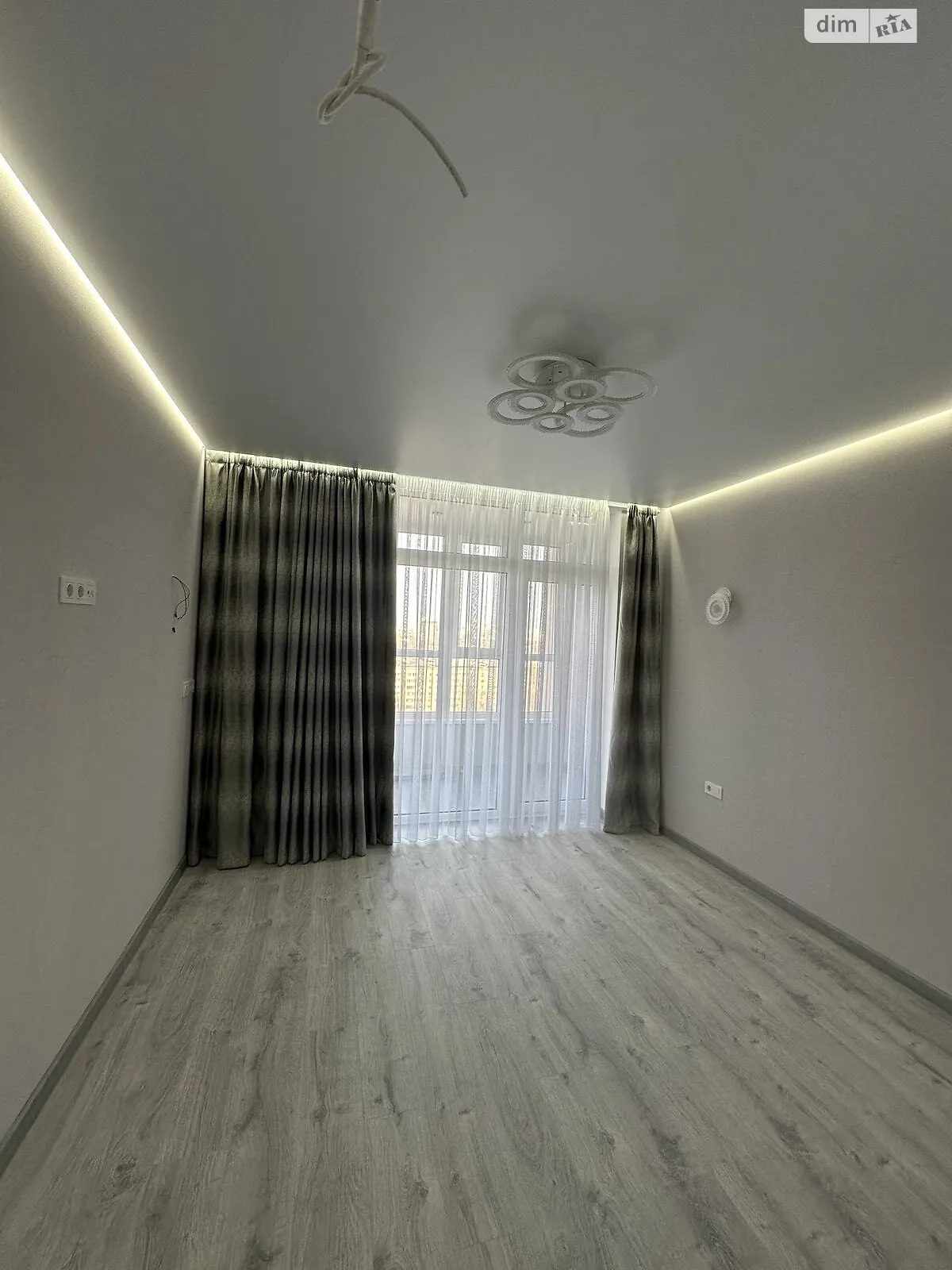 Продається 1-кімнатна квартира 51 кв. м у Одесі, вул. Івана Франка, 40 корпус 1 - фото 1