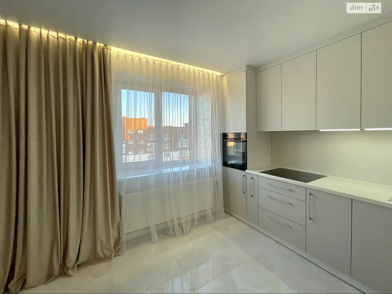Продается 1-комнатная квартира 49 кв. м в Виннице, просп. Юности, 16В - фото 1
