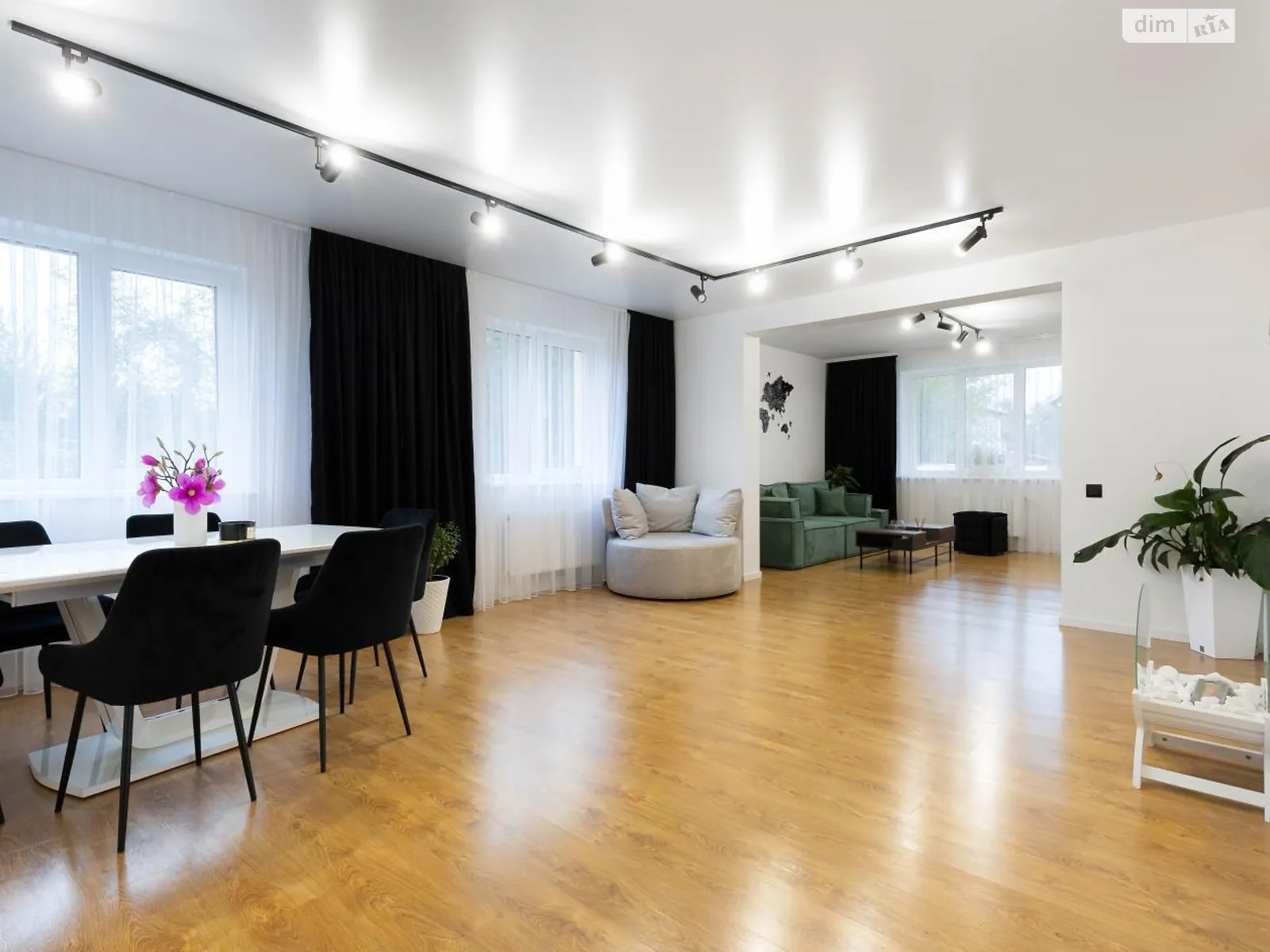 Продается дом на 2 этажа 171.9 кв. м с балконом, цена: 163000 $ - фото 1