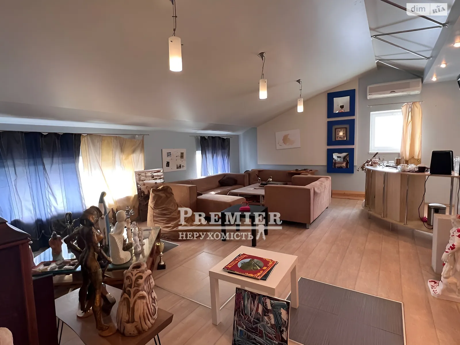 Продается офис 830 кв. м в бизнес-центре, цена: 350000 $ - фото 1