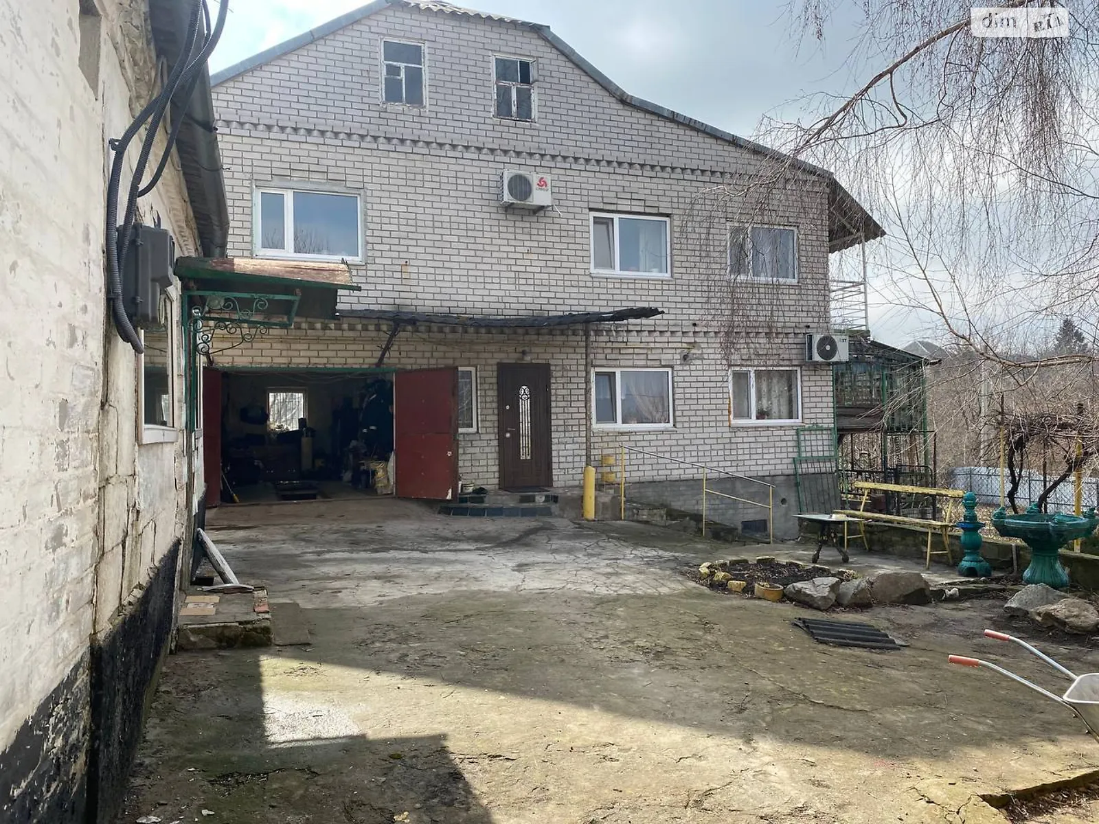 Продается дом на 2 этажа 157.7 кв. м с садом, цена: 37000 $ - фото 1