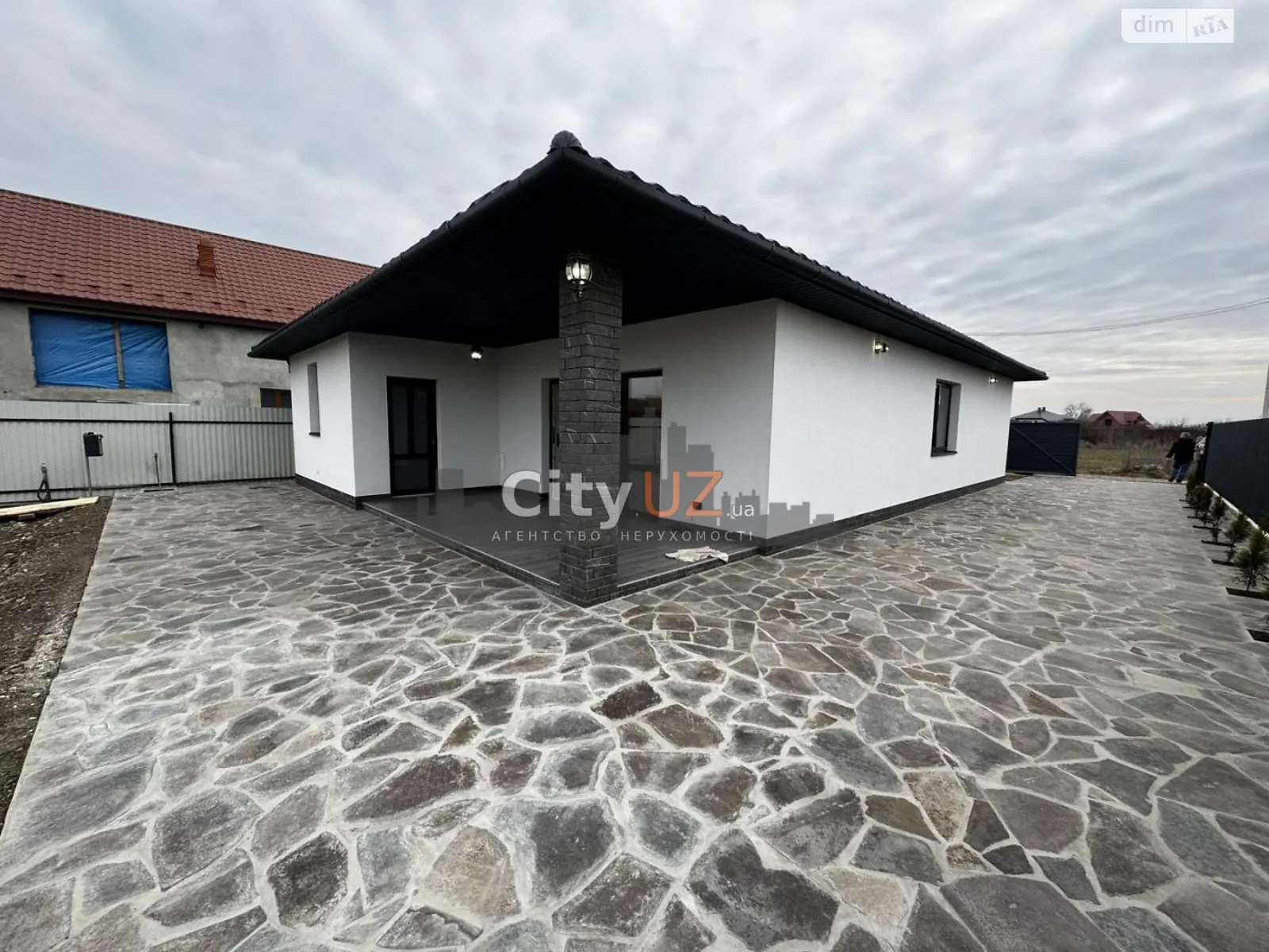 Продается одноэтажный дом 123 кв. м с гаражом, цена: 200000 $ - фото 1