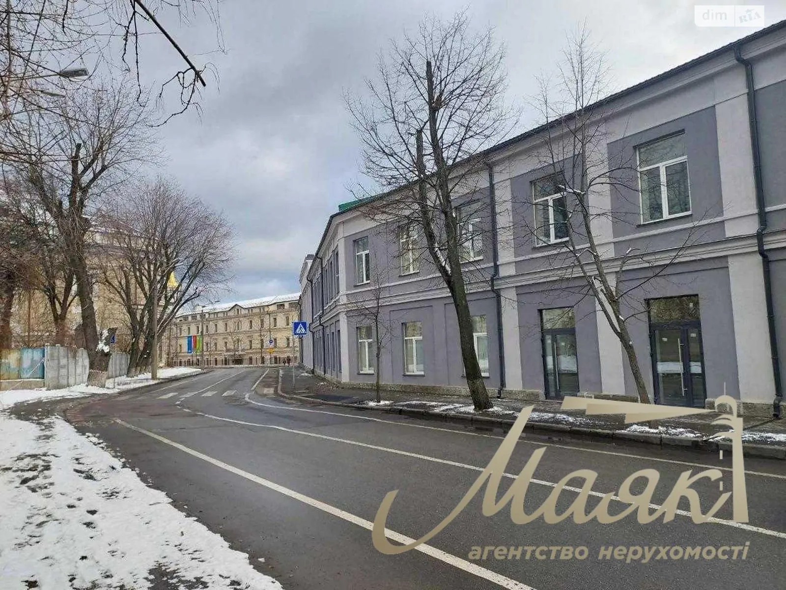 Сдается в аренду офис 265 кв. м в бизнес-центре, цена: 4300 $ - фото 1