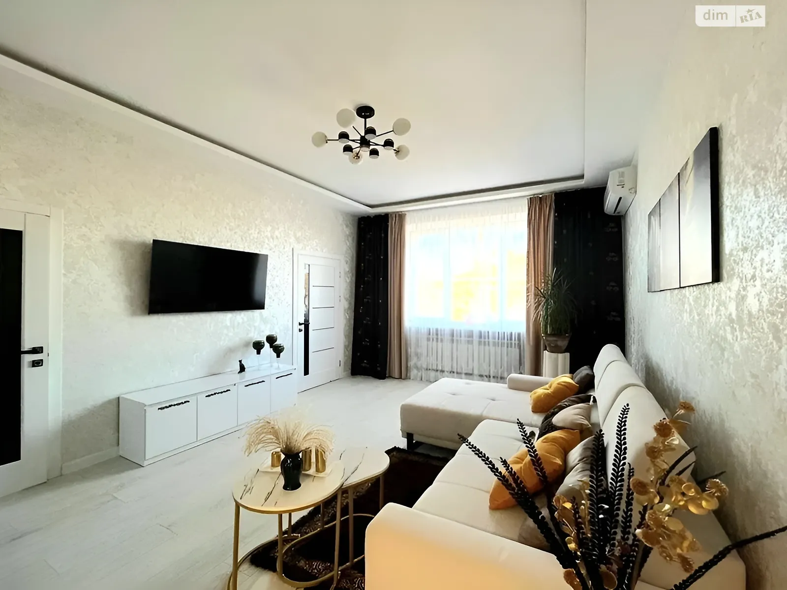 Продается 3-комнатная квартира 58.5 кв. м в Одессе, ул. Новосельского - фото 1