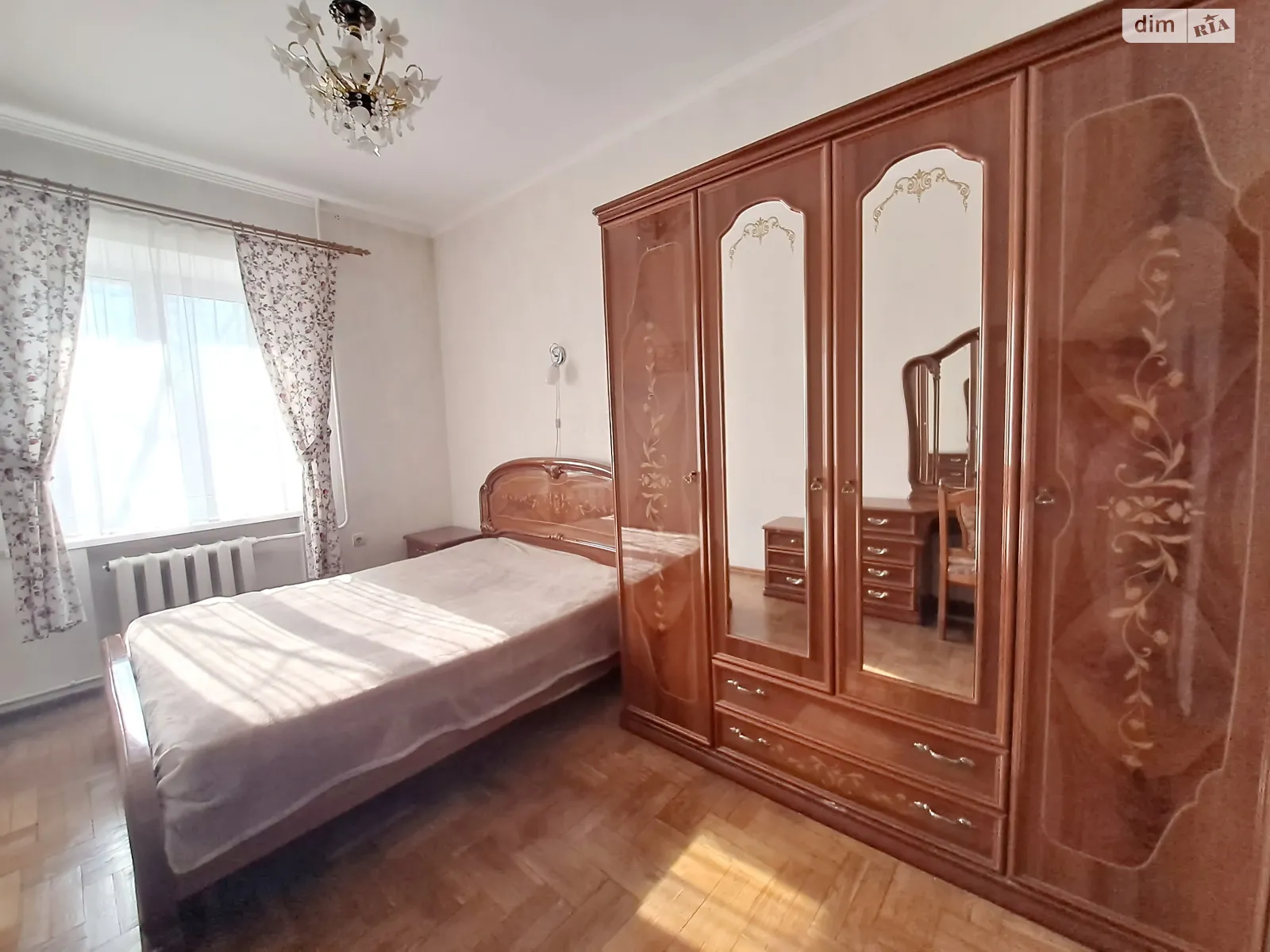 Продается дом на 3 этажа 364.3 кв. м с верандой, цена: 230000 $ - фото 1