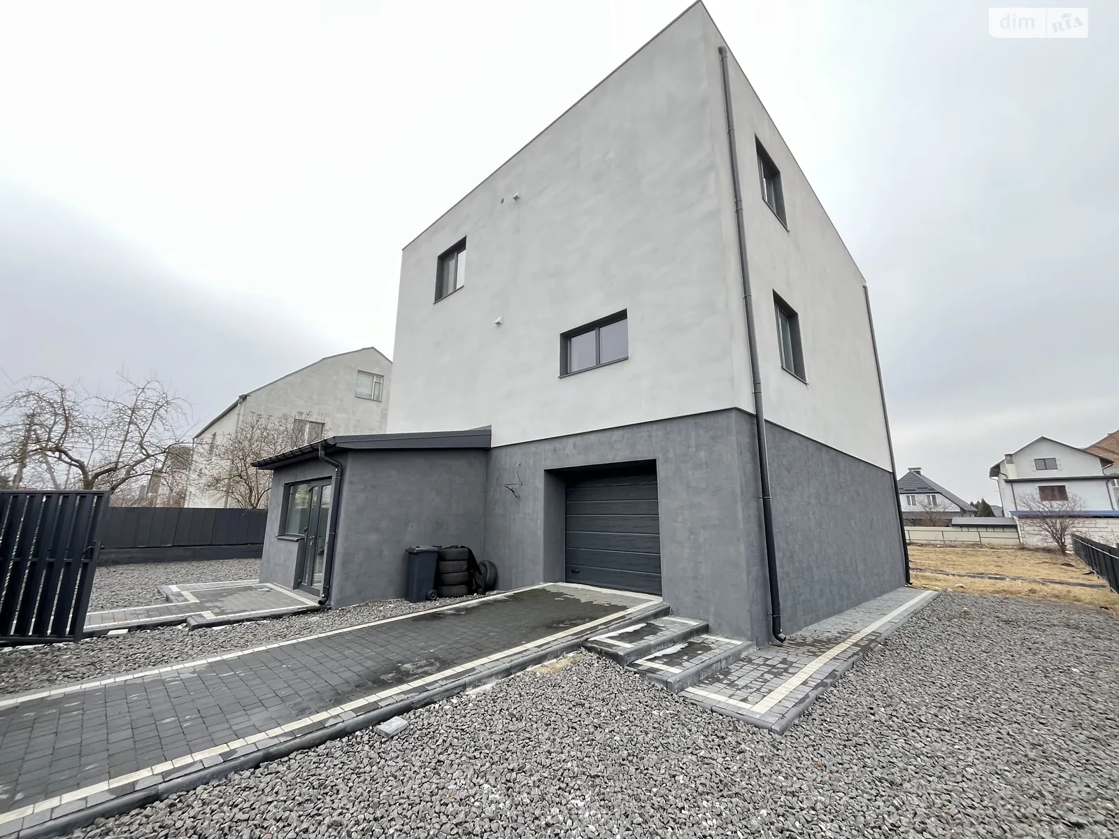 Продается дом на 3 этажа 309.9 кв. м с террасой, цена: 201500 $ - фото 1