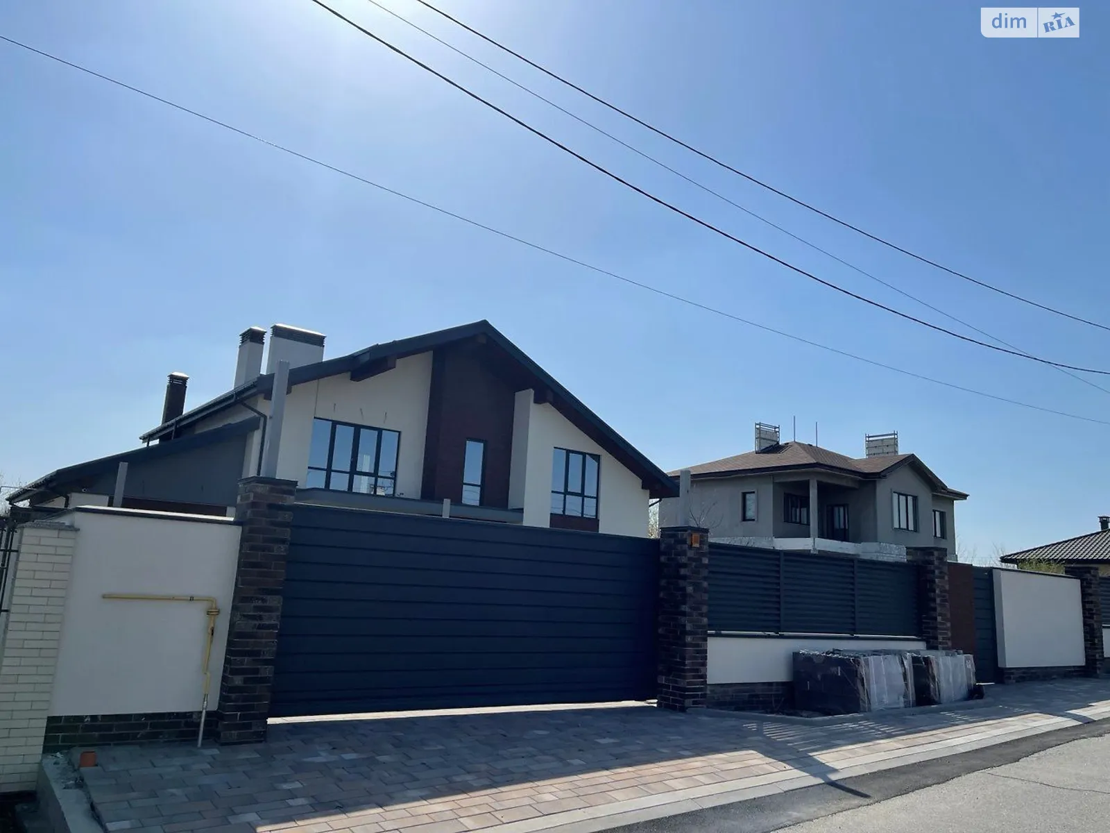 Продается дом на 2 этажа 298.3 кв. м с участком, цена: 350000 $ - фото 1