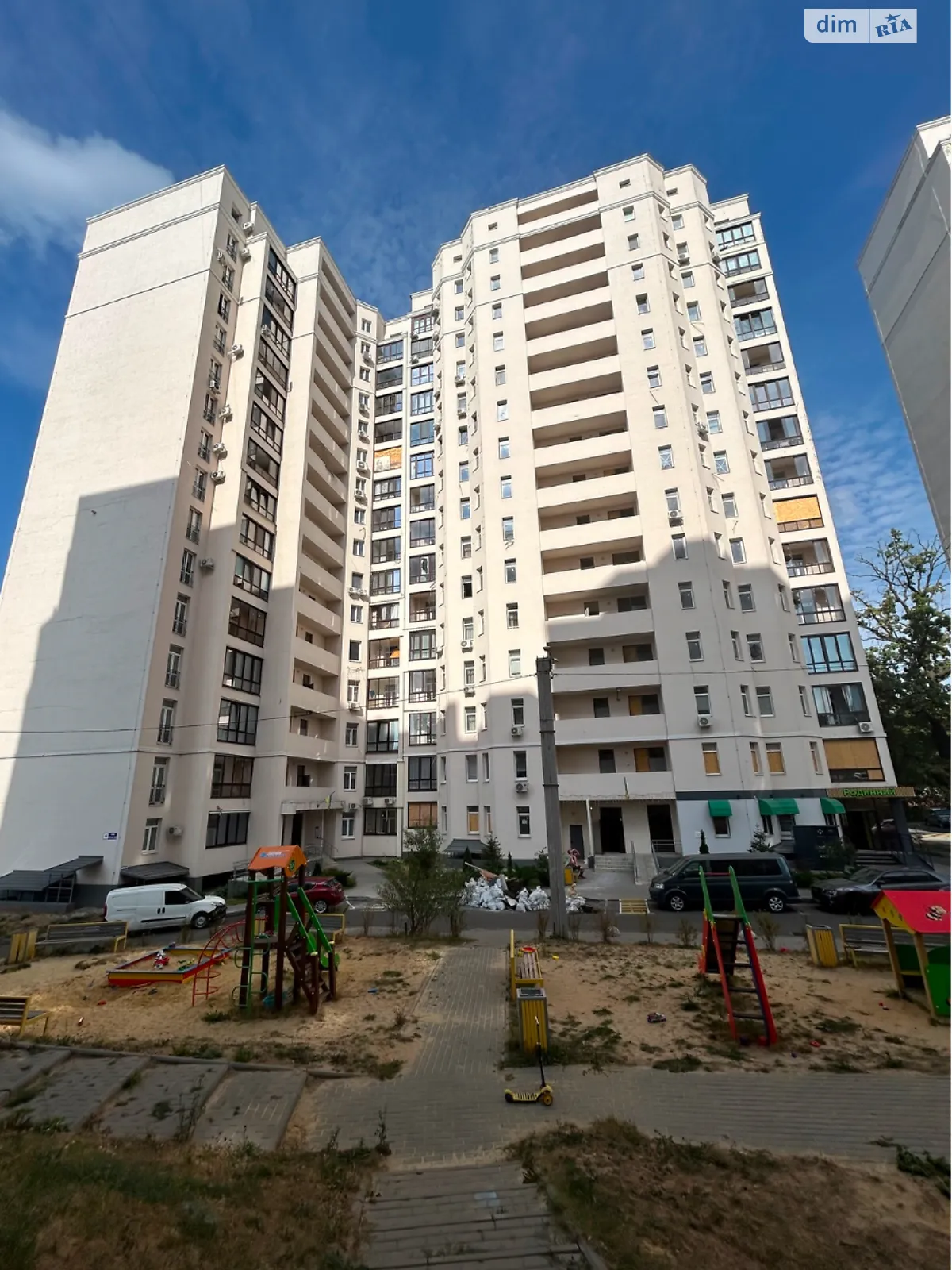 Продается офис 100 кв. м в бизнес-центре, цена: 75000 $ - фото 1