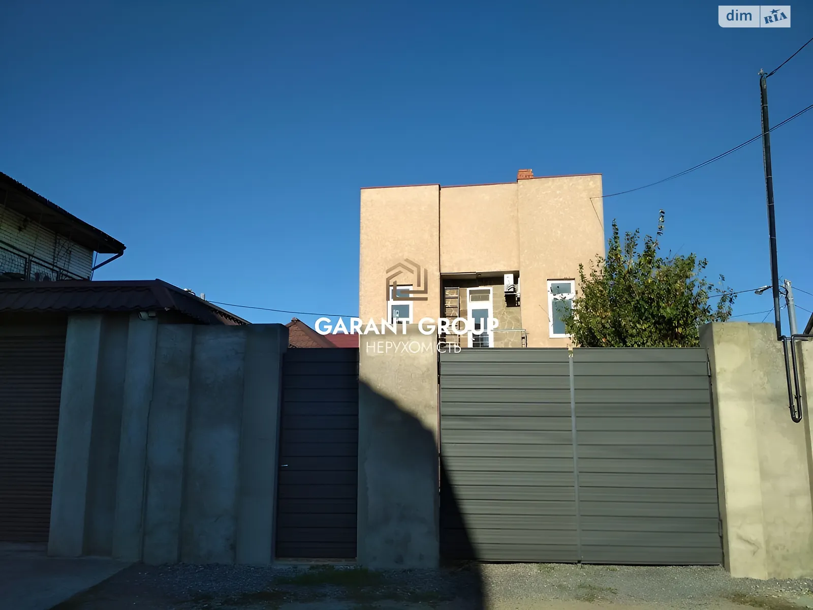 Продается дом на 2 этажа 97 кв. м с балконом, цена: 105000 $ - фото 1