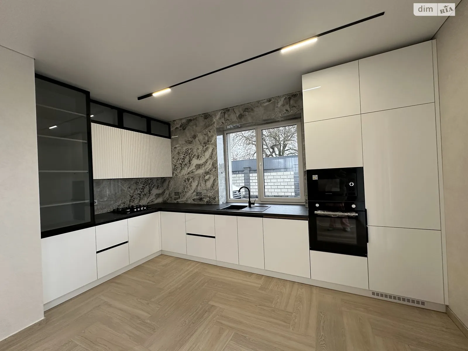 Продается одноэтажный дом 100 кв. м с баней/сауной, цена: 175000 $ - фото 1