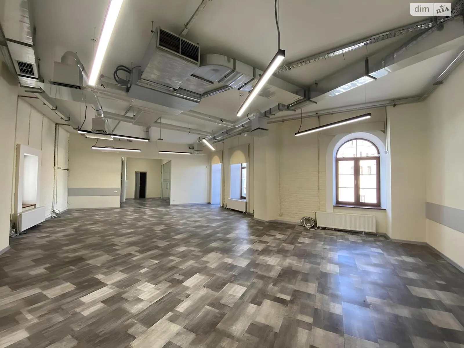 Здається в оренду офіс 1180 кв. м в бізнес-центрі, цена: 22000 $ - фото 1