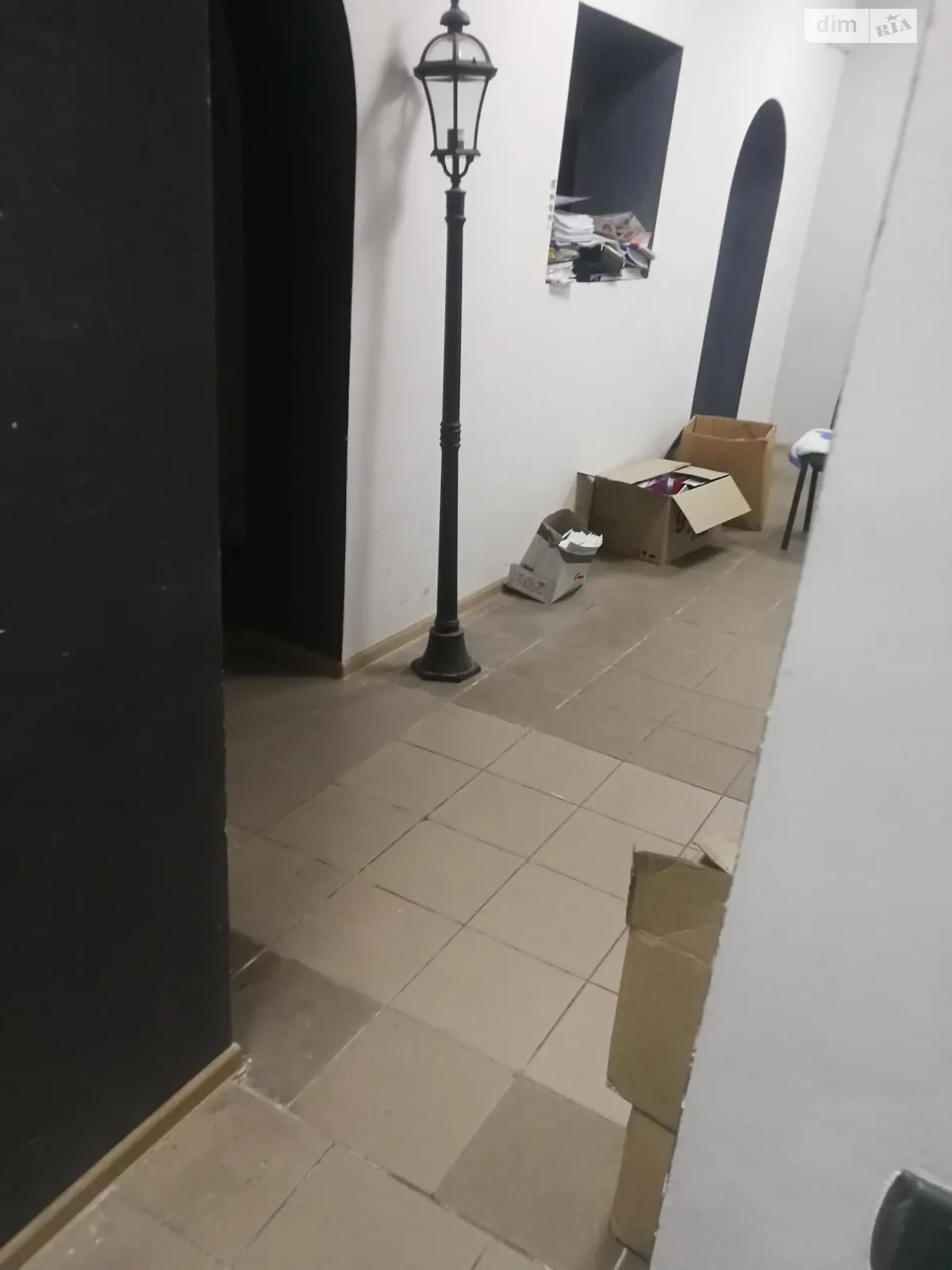 Продается офис 300 кв. м в бизнес-центре, цена: 325000 $ - фото 1