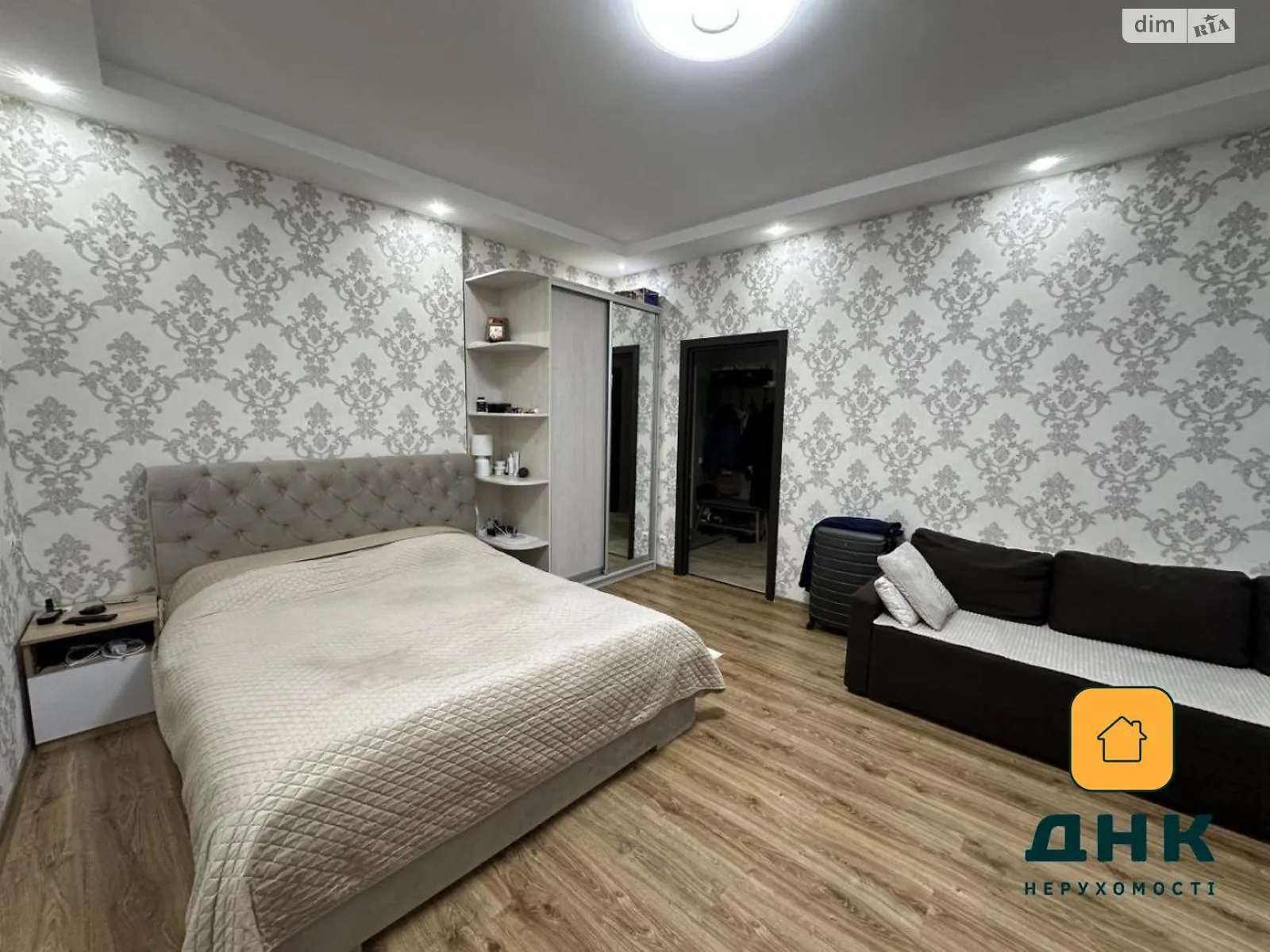 Продается 1-комнатная квартира 46 кв. м в Одессе, ул. Валерия Самофалова, 16А/2 - фото 1