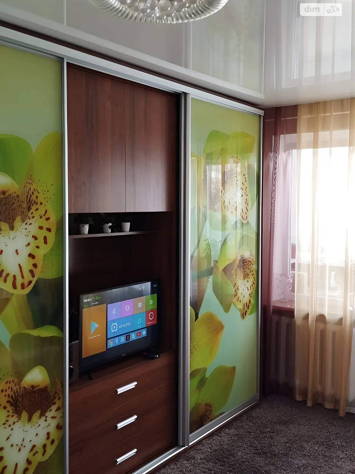 Продается 3-комнатная квартира 64 кв. м в Кривом Роге, ул. Неделина, 30 - фото 1