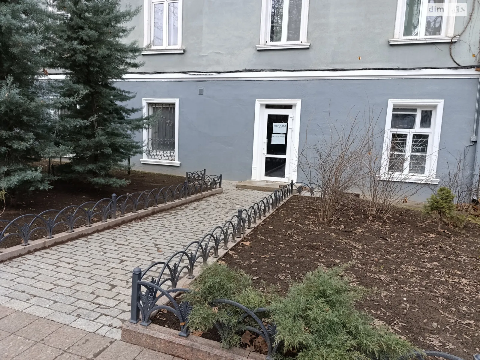 Продается офис 148 кв. м в бизнес-центре, цена: 400000 $ - фото 1