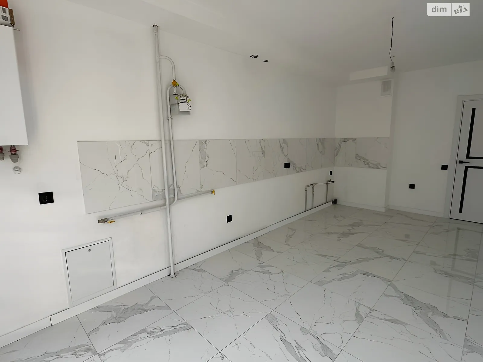 Продается 2-комнатная квартира 66 кв. м в Ивано-Франковске, ул. Химиков - фото 1