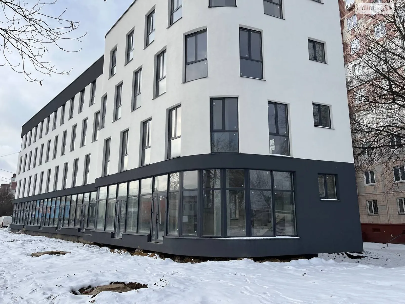 Продается помещения свободного назначения 2054 кв. м в 4-этажном здании, цена: 1942270 $ - фото 1