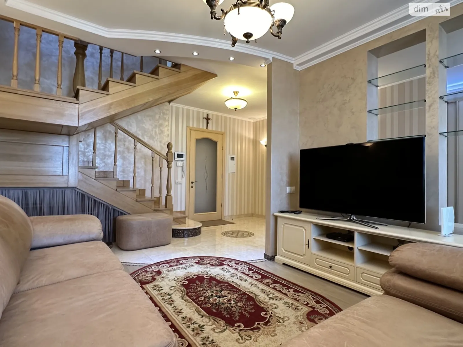 Продається 4-кімнатна квартира 253 кв. м у Хмельницькому, вул. Зарічанська - фото 1