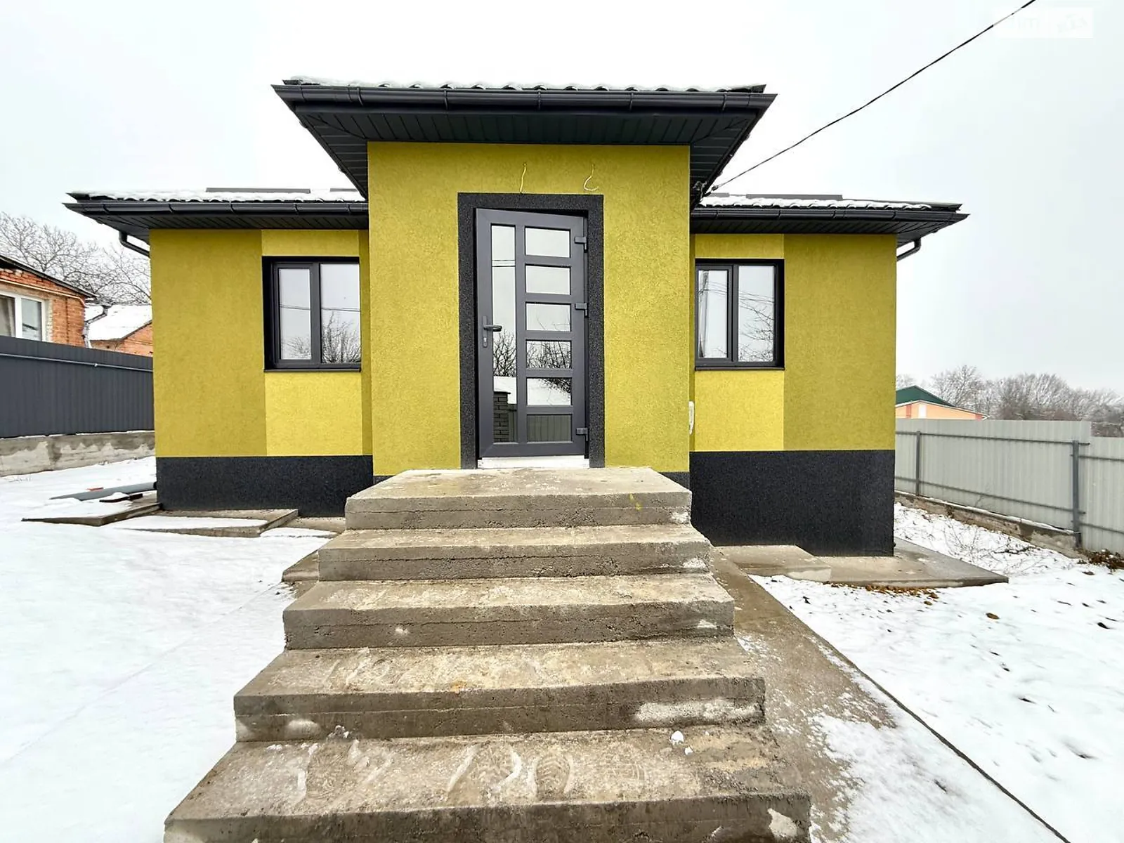 Продається одноповерховий будинок 86 кв. м з бесідкою, цена: 70999 $ - фото 1