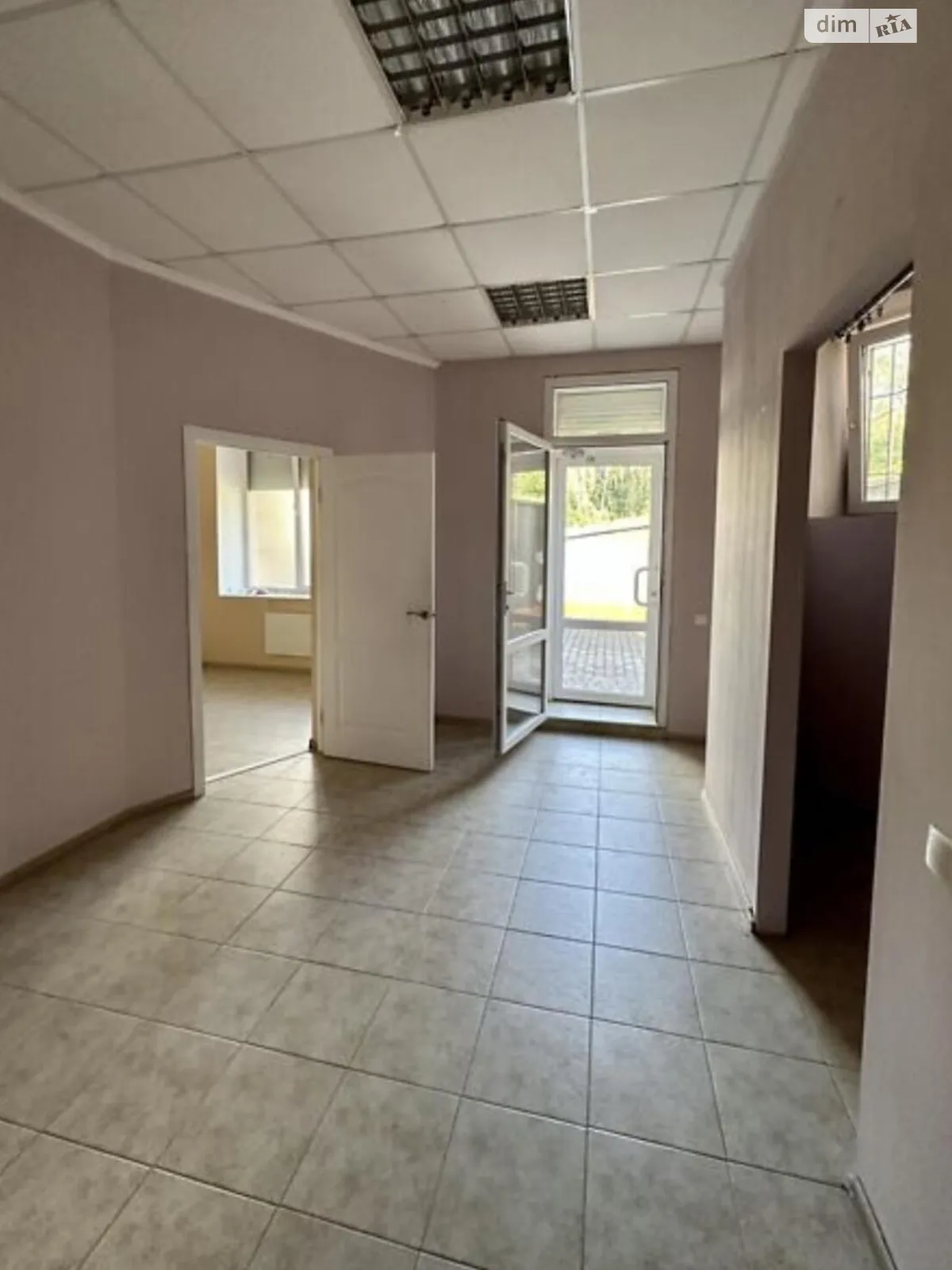 Продається приміщення вільного призначення 70 кв. м в 10-поверховій будівлі, цена: 80000 $ - фото 1