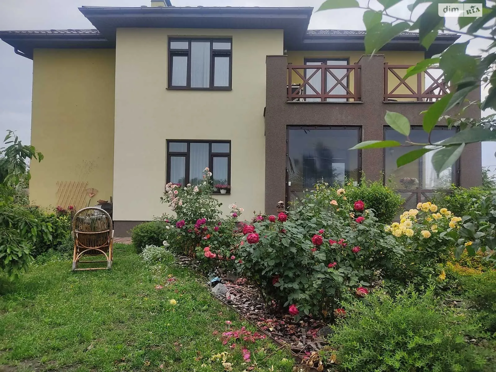 Продається будинок 2 поверховий 220 кв. м з гаражем, цена: 225000 $ - фото 1