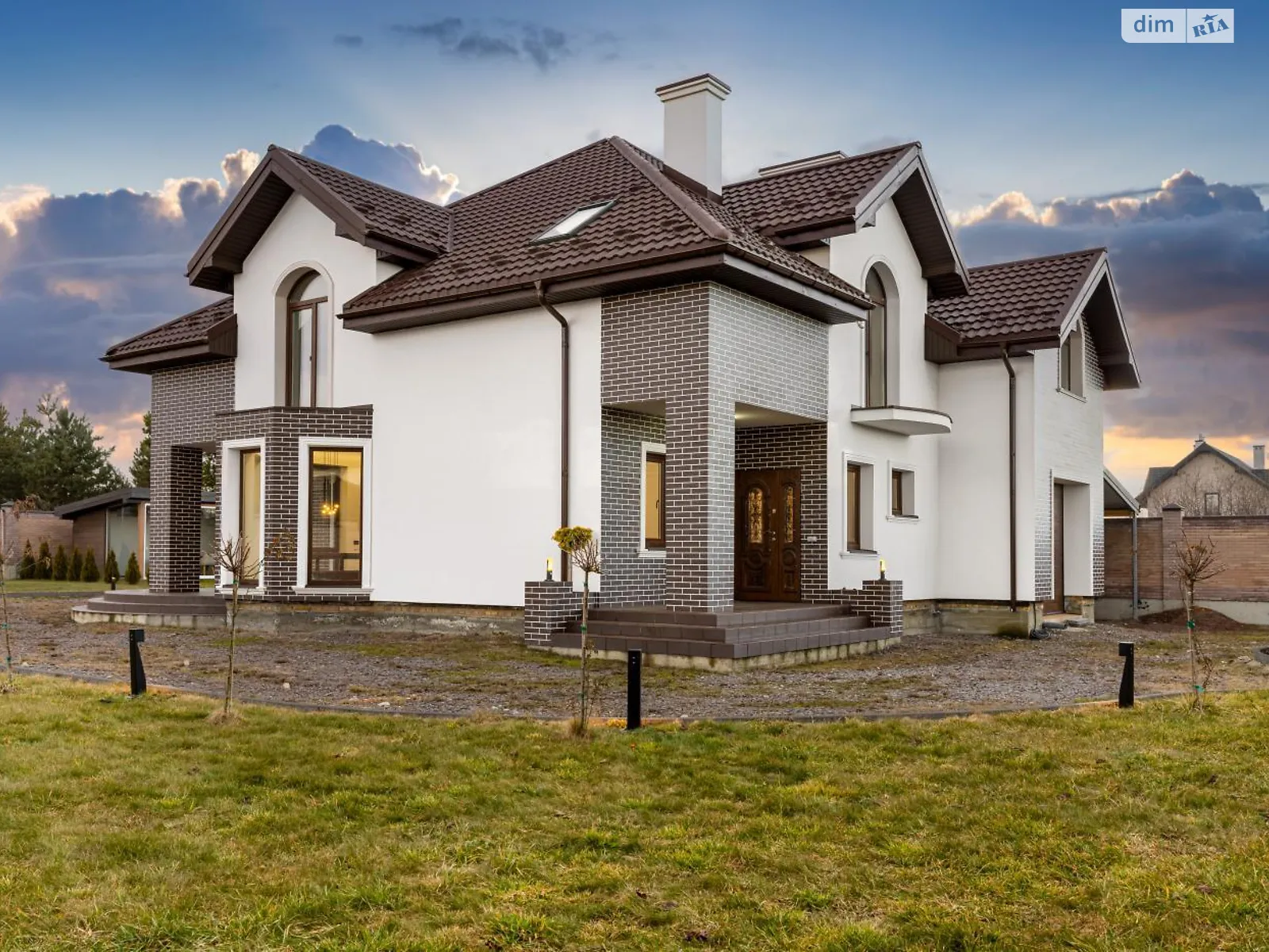 Продается дом на 2 этажа 236.5 кв. м с мебелью, цена: 385000 $ - фото 1