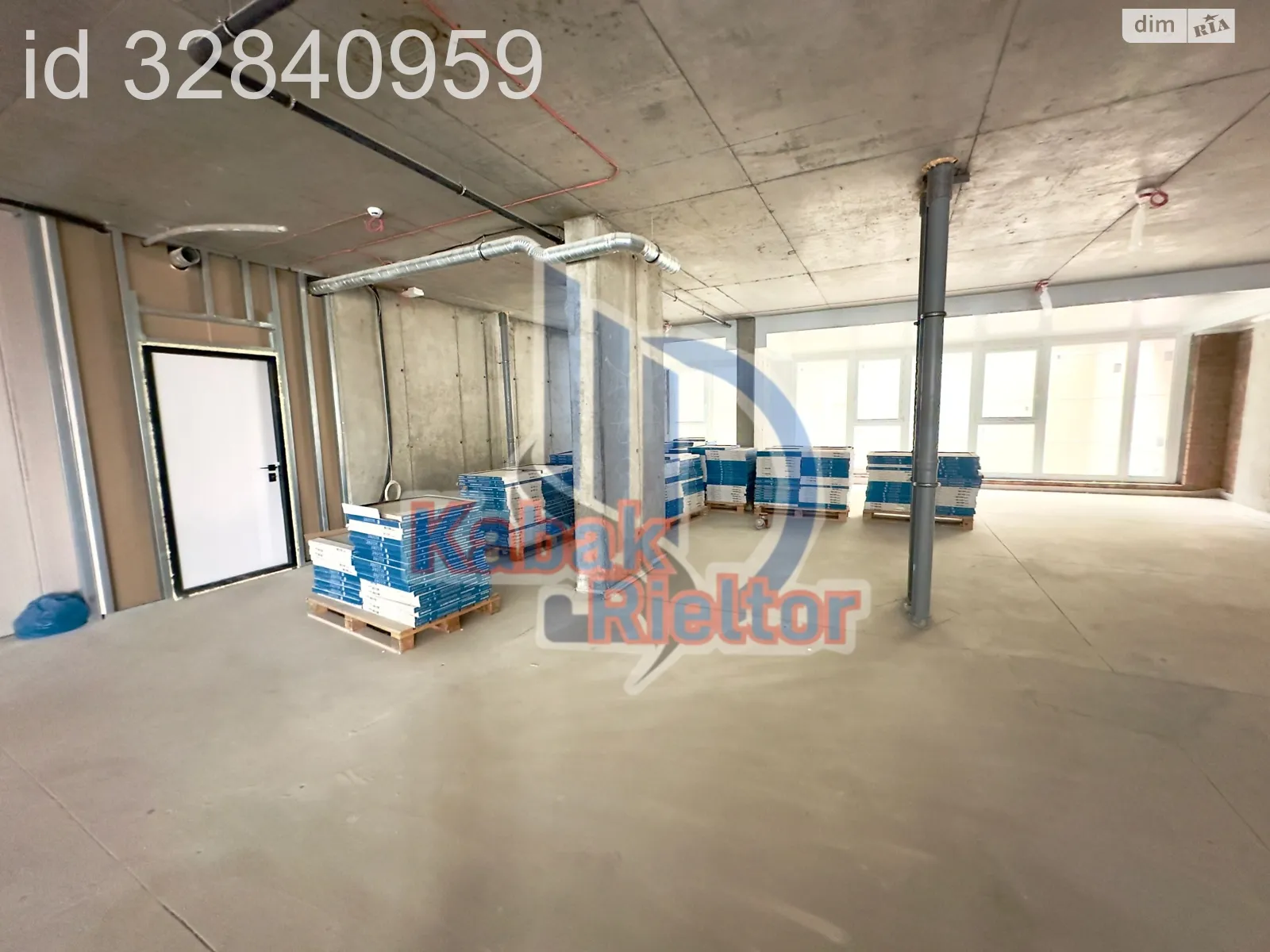 Здається в оренду офіс 210 кв. м в бізнес-центрі, цена: 2100 $ - фото 1