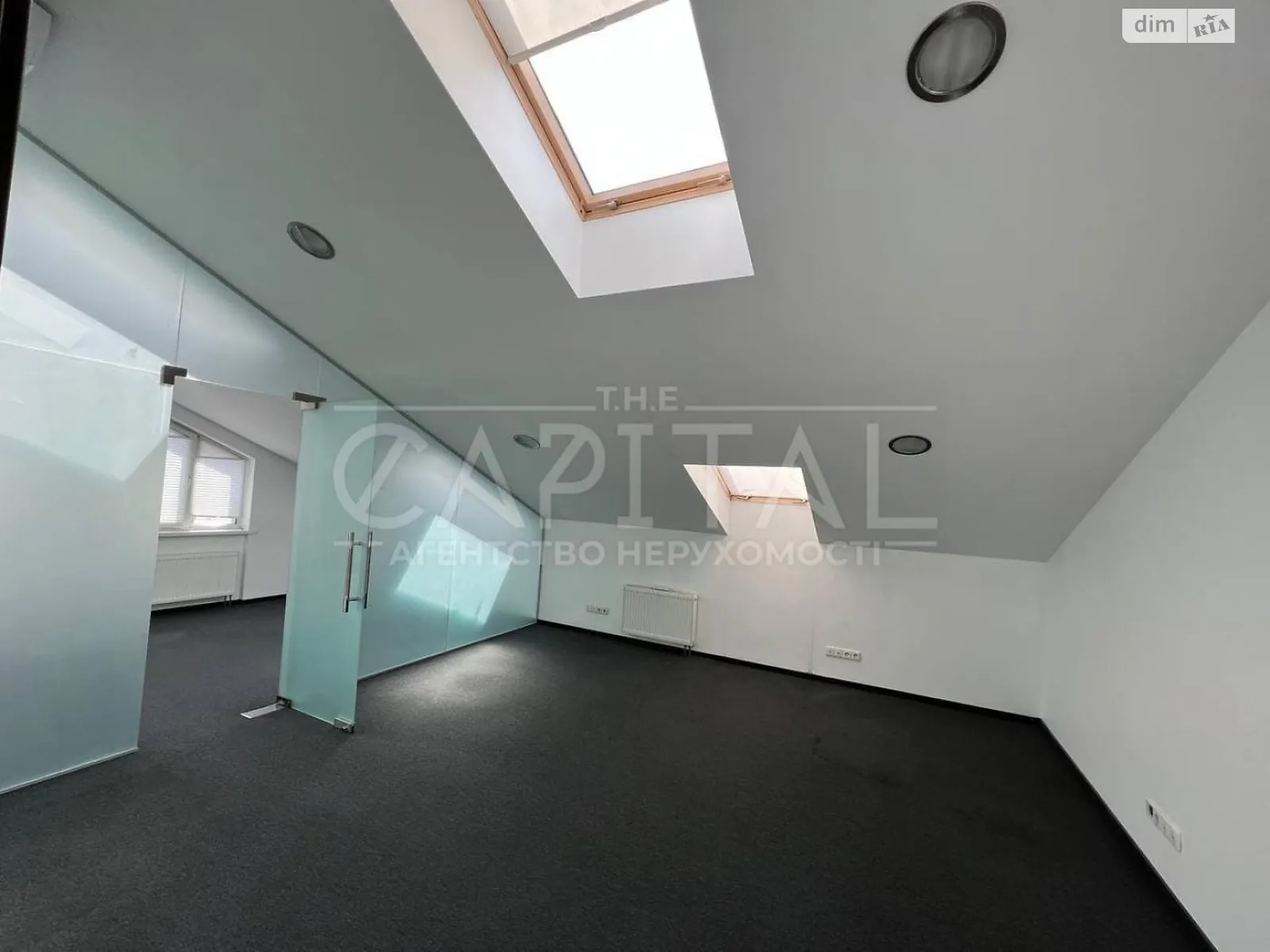 Сдается в аренду офис 210 кв. м в бизнес-центре, цена: 2200 $ - фото 1