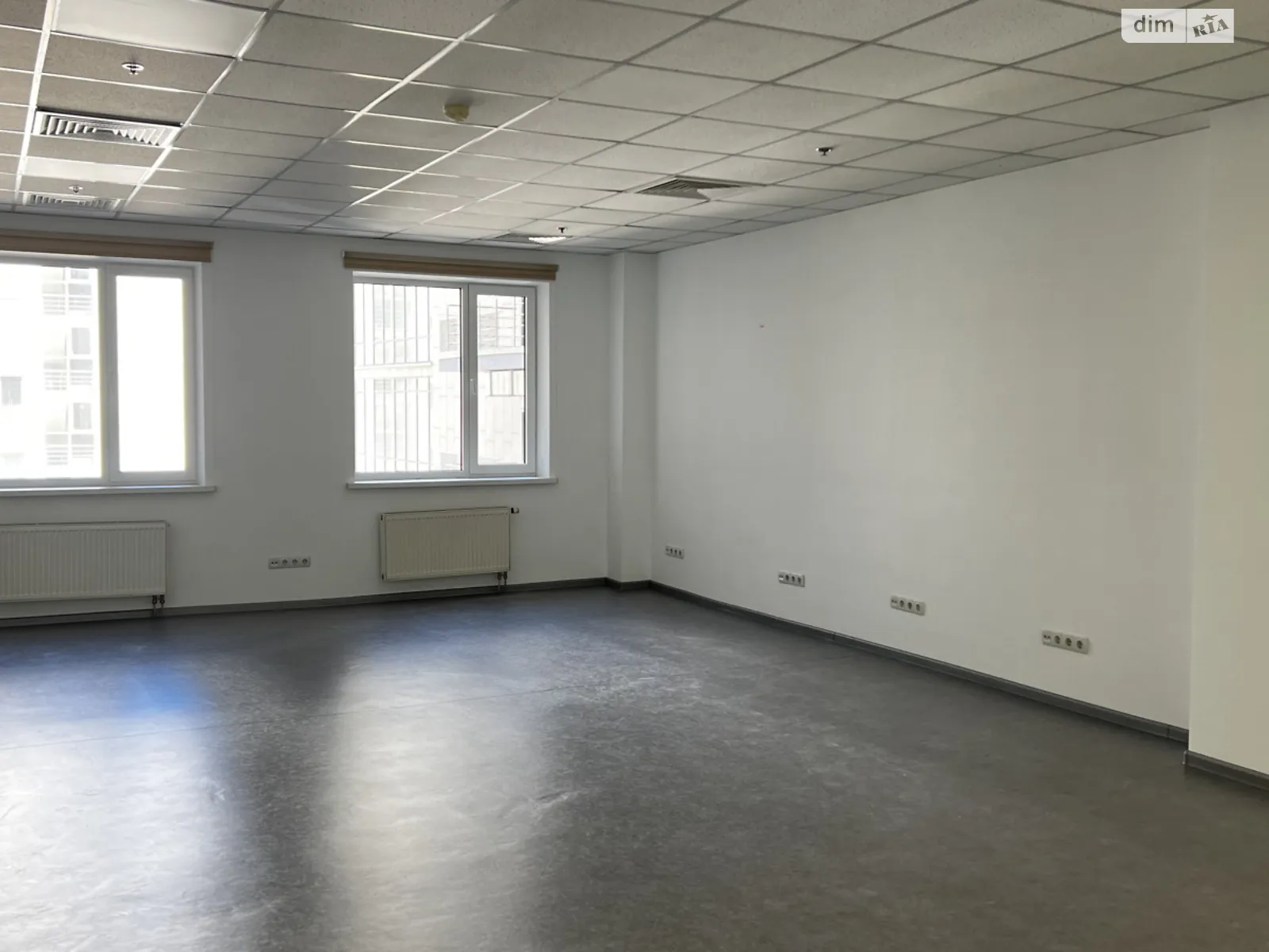 Сдается в аренду офис 132 кв. м в бизнес-центре, цена: 2530 $ - фото 1