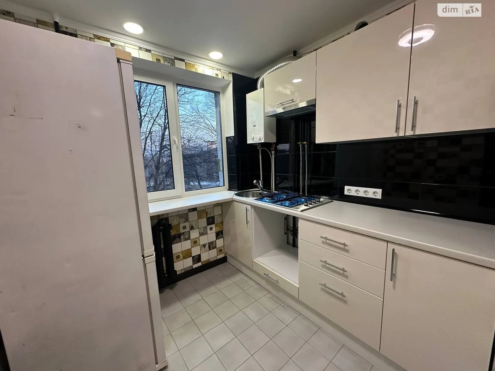 Продается 2-комнатная квартира 47 кв. м в Ивано-Франковске, ул. Довженко А. - фото 1