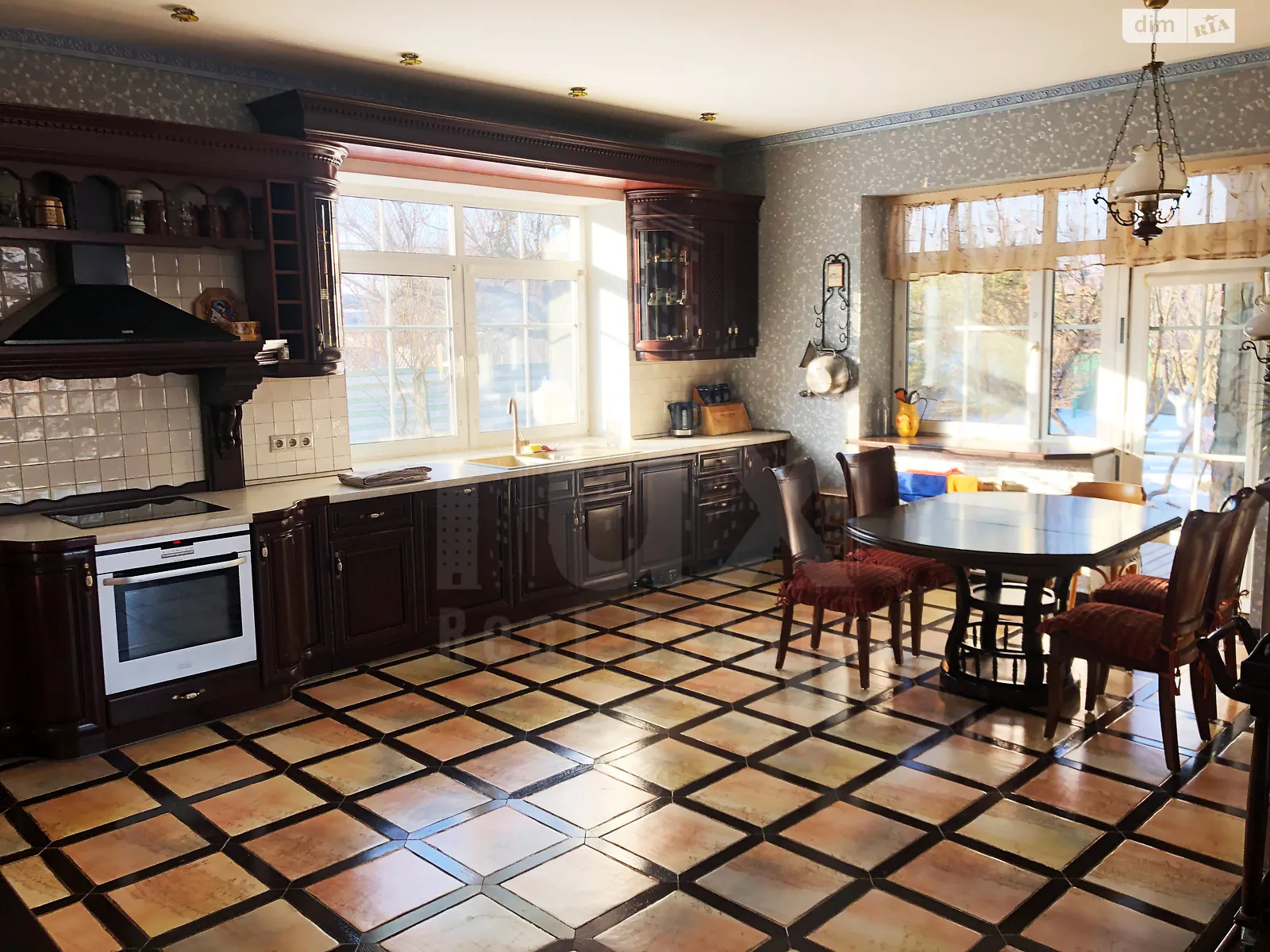 Продається будинок 2 поверховий 250 кв. м з балконом, цена: 245000 $ - фото 1