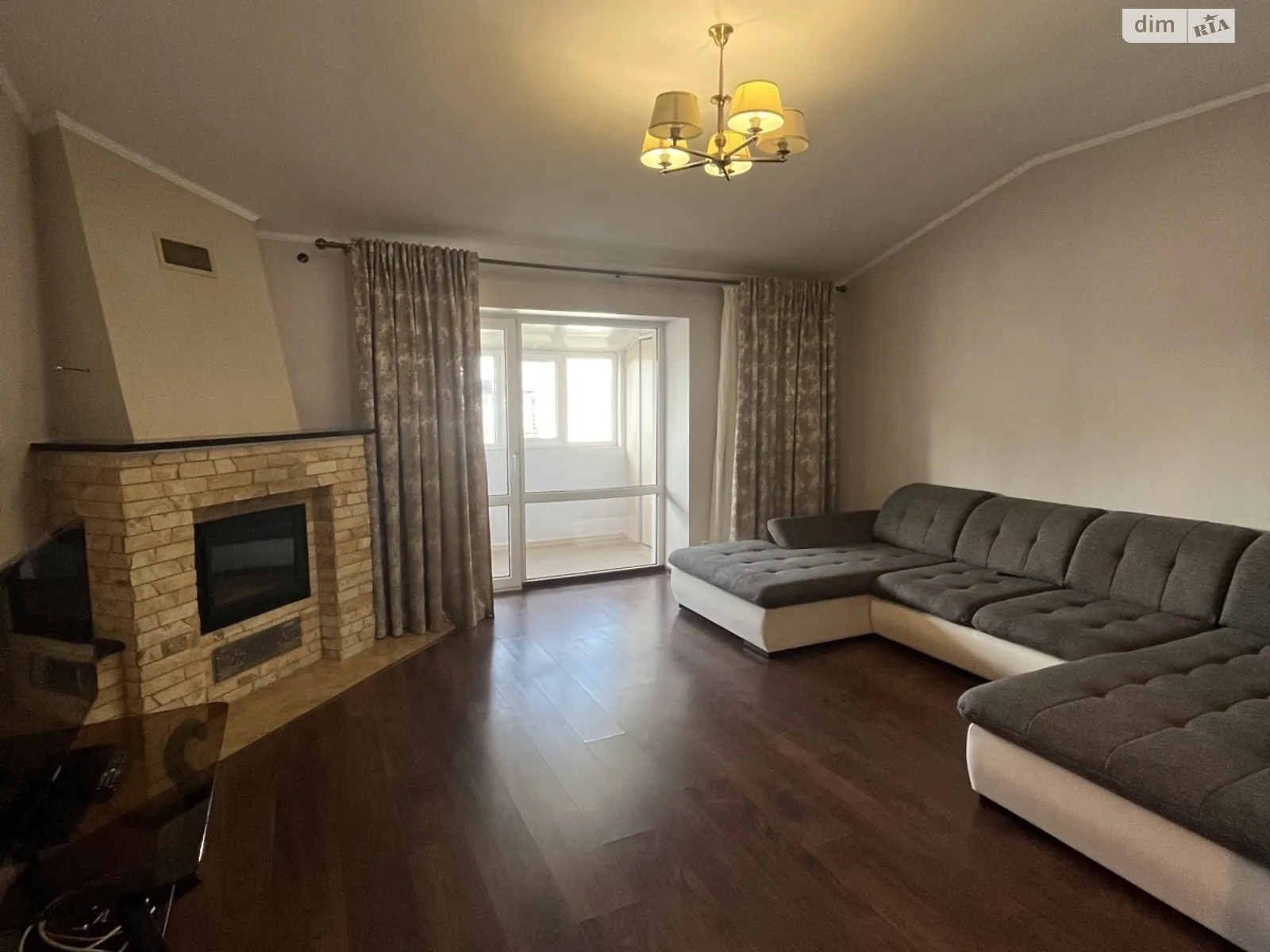 Продается 2-комнатная квартира 81 кв. м в Ивано-Франковске, ул. Стуса Василия, 28/3 - фото 1