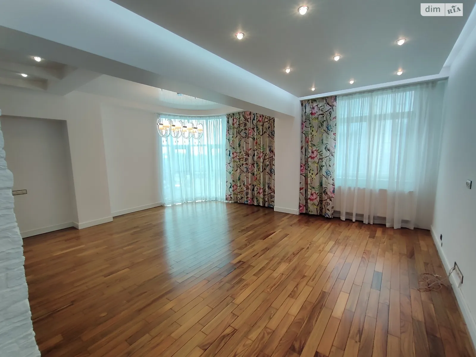 Продается 3-комнатная квартира 151 кв. м в Киеве, ул. Зверинецкая, 59 - фото 1
