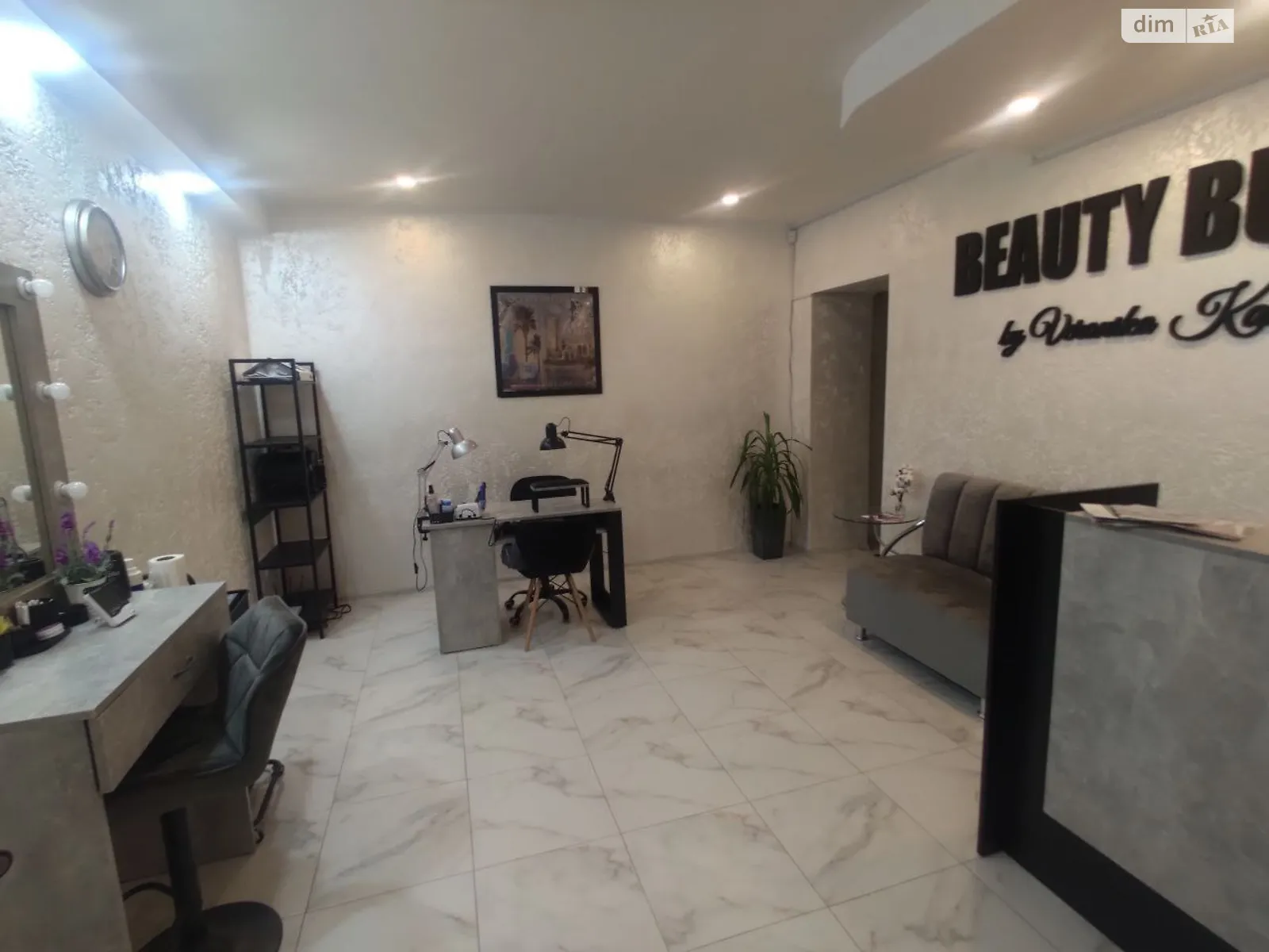 Продається офіс 65 кв. м в бізнес-центрі, цена: 55000 $ - фото 1