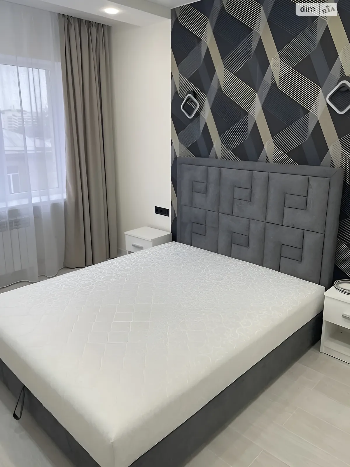 Продается 3-комнатная квартира 80 кв. м в Днепре, ул. Писаржевского, 3 - фото 1