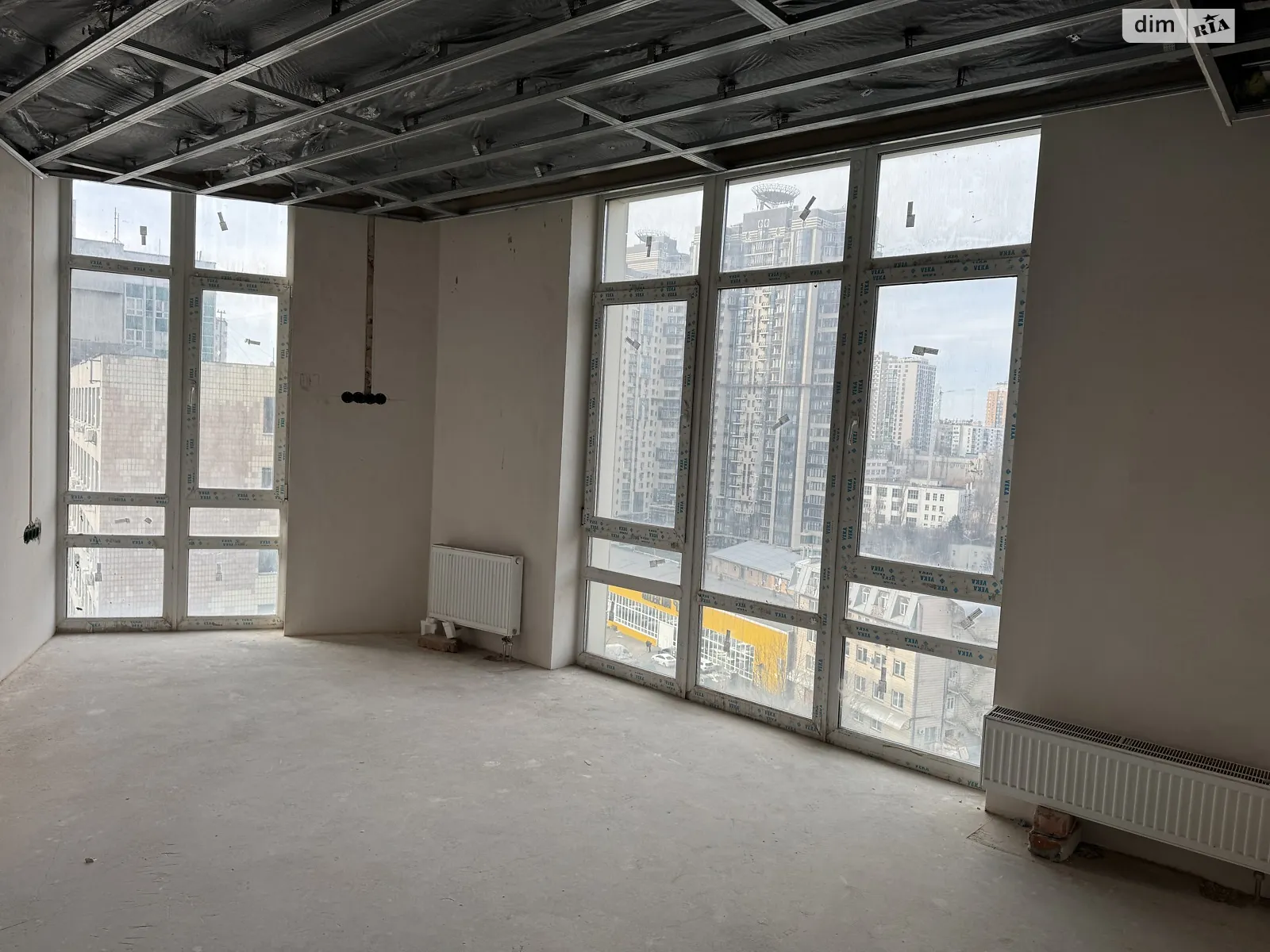 Продается 4-комнатная квартира 105 кв. м в Киеве, ул. Саперное Поле, 6/1 - фото 1