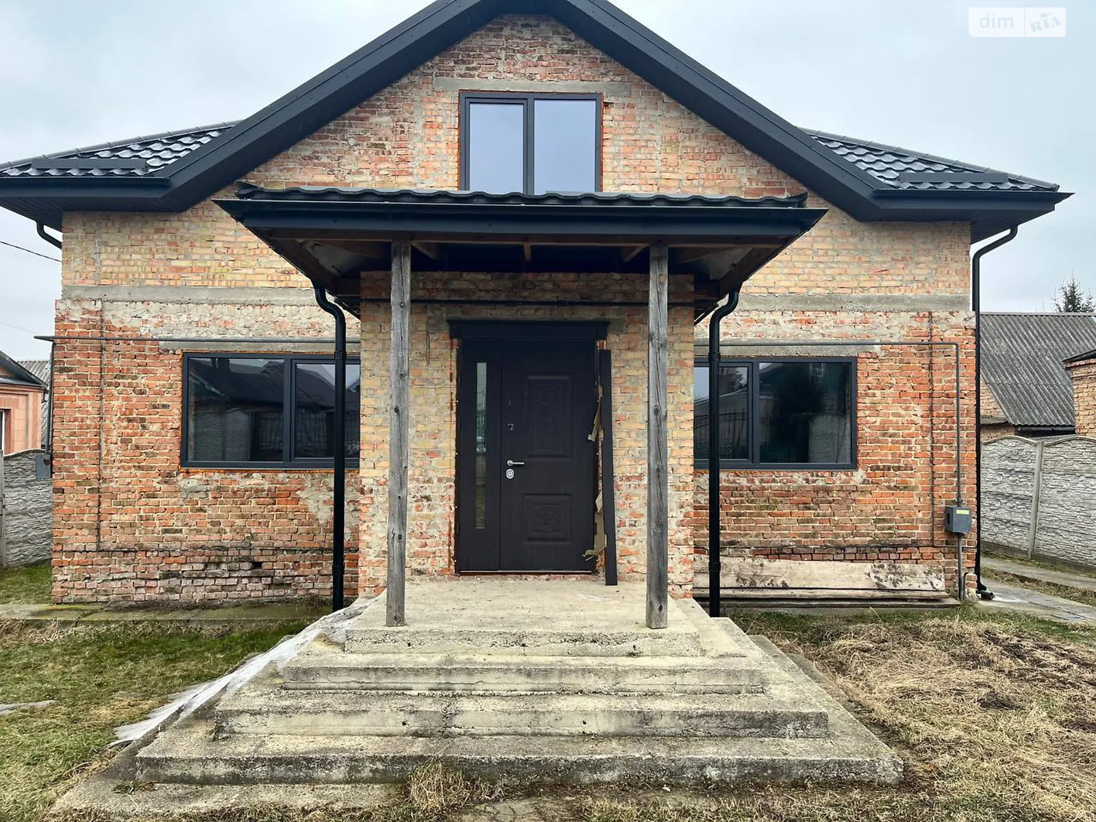 Продается дом на 2 этажа 180 кв. м с садом, цена: 84999 $ - фото 1