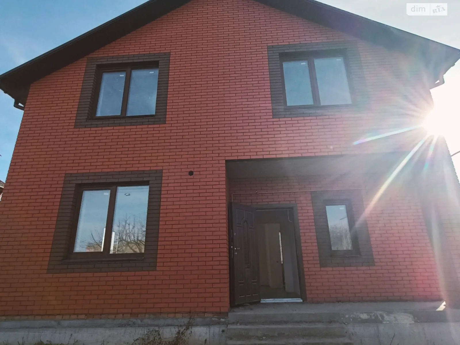 Продается дом на 2 этажа 115 кв. м с верандой, цена: 82000 $ - фото 1